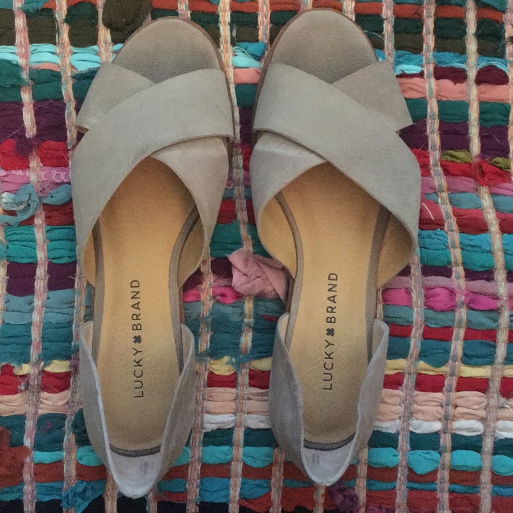 Lucky Brand light taupe leather flats
